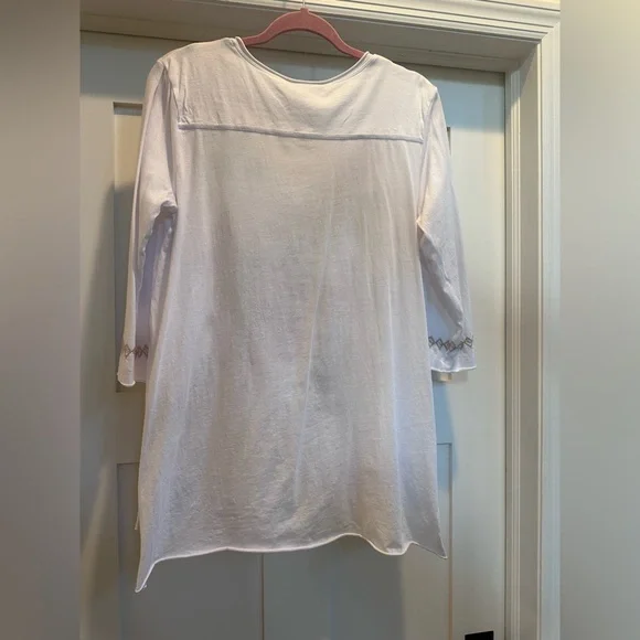 Johnny Was. Floral embroidered Tee. - Picture 4 of 9